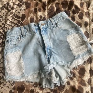 Levi Denim Shorts 🤍